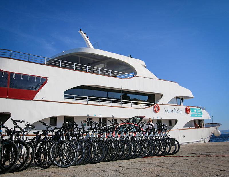 premium ladja in bajki